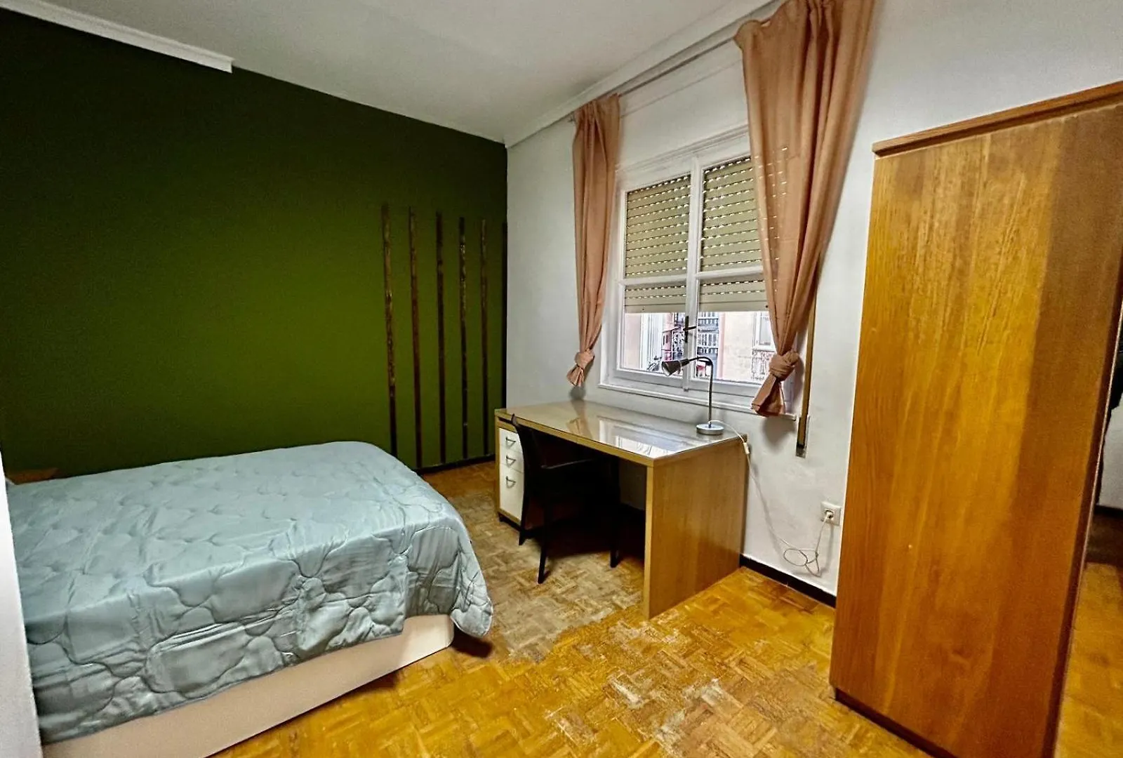 Tu Habitacion En Plaza Palillero Cadiz 0*,  Spain