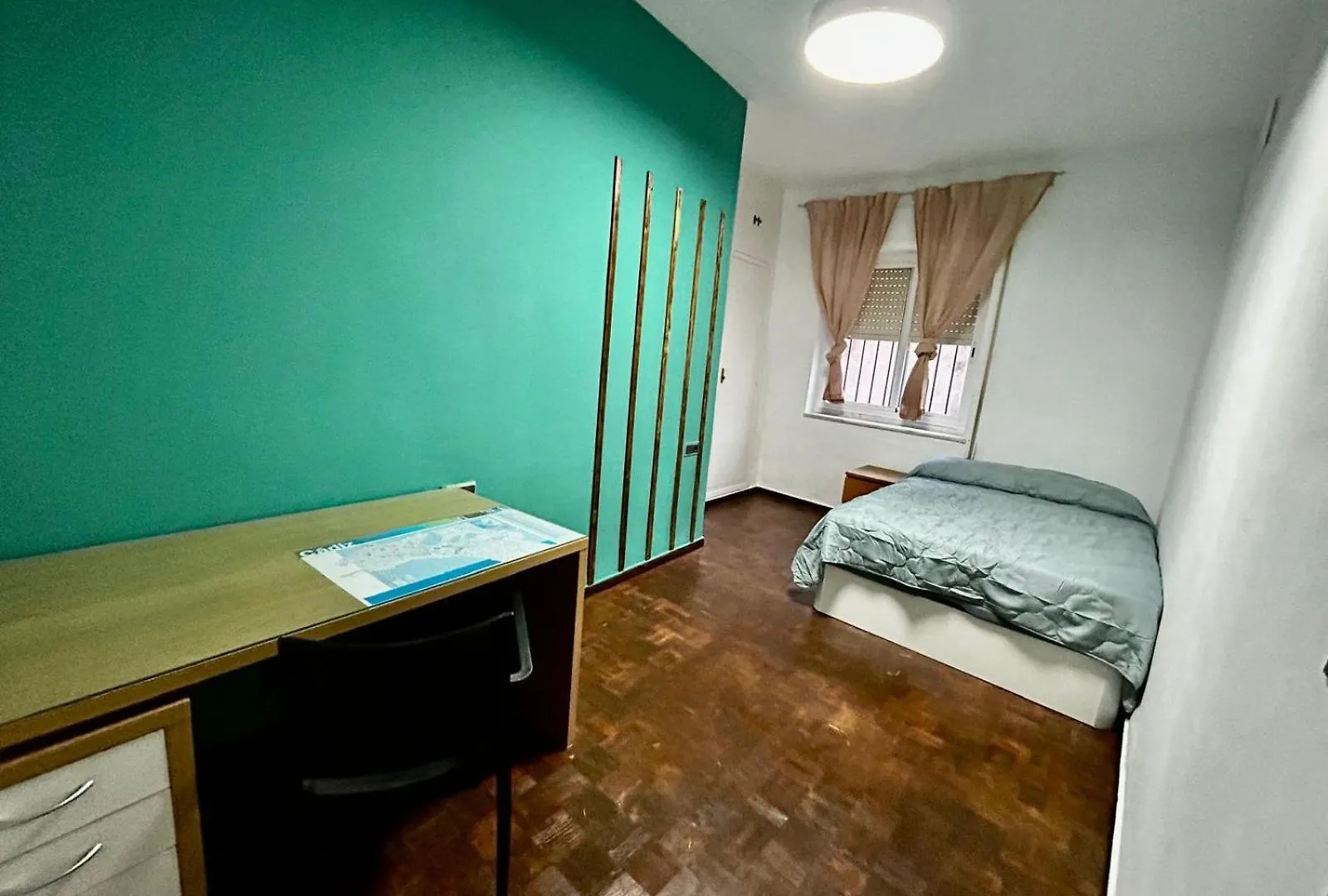 Tu Habitacion En Plaza Palillero Cadiz Homestay